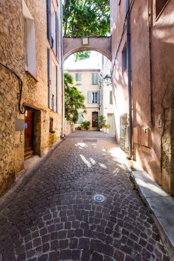 Au Coeur Du Vieil Antibes Et A 2 Pas De La Mer... Apartment Exterior photo